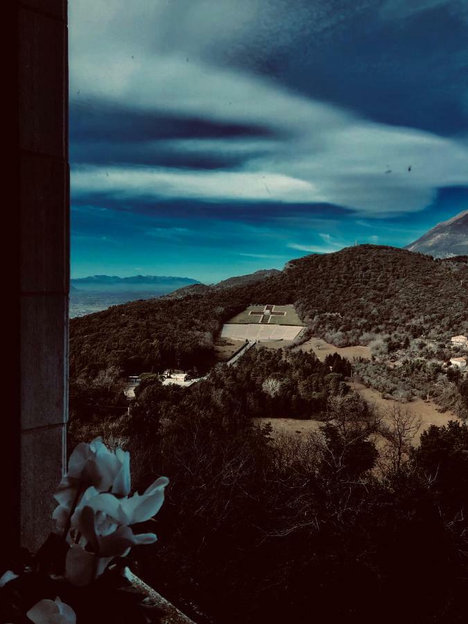 カッシーノA Casa Di Tinaアパートメント エクステリア 写真